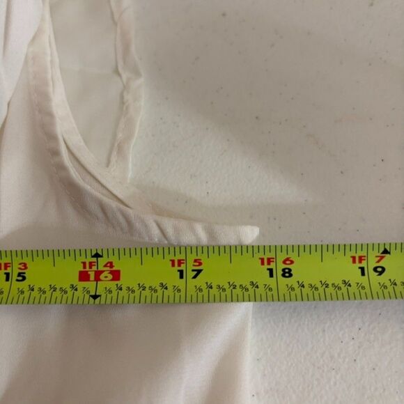 Davi & Dani Blouse Women's Small Ivory Button Up Ruffle Short Sleeve Top NWT - Picture 8 of 8